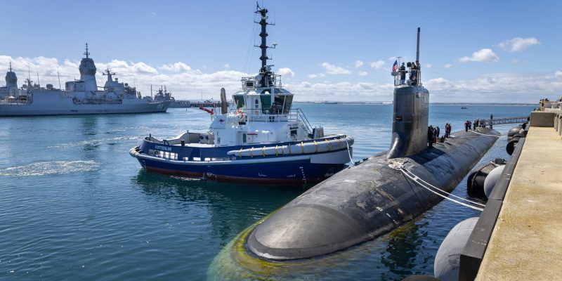 United States Navy Virginia class fast-attack submarine, USS Vermont (SSN 792), prepares to depart HMAS Stirling after completing a Submarine Maintenance Period in Western Australia.